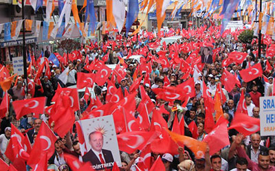 Rize`de Erdoğan`a Destek Yürüyüşü