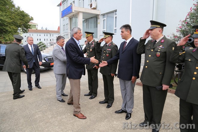 Bakan Kenan İpek Rize`de