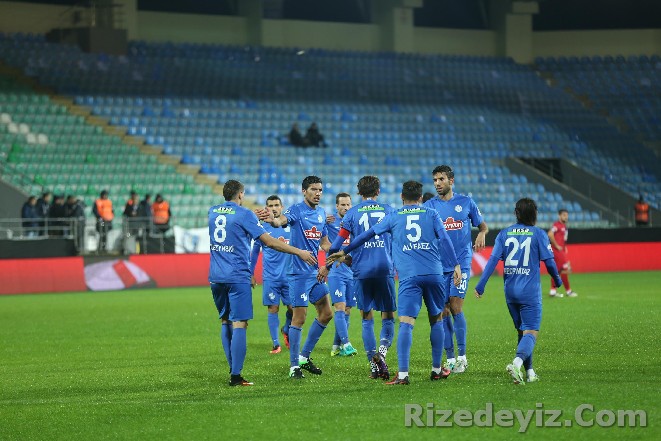 Rizespor Kupada Gruplara Yükseldi
