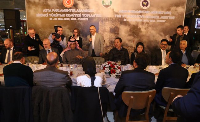 APA Üyeleri Adına Onur Yemeği Verildi