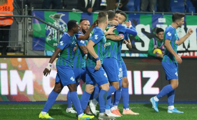 ANKET I İlk Yarıda Çaykur Rizespor'da En İyi Performans Gösteren Futbolcu Hangisi?