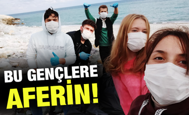 Üniversite Öğrencileri Sahildeki Çöpleri Temizledi