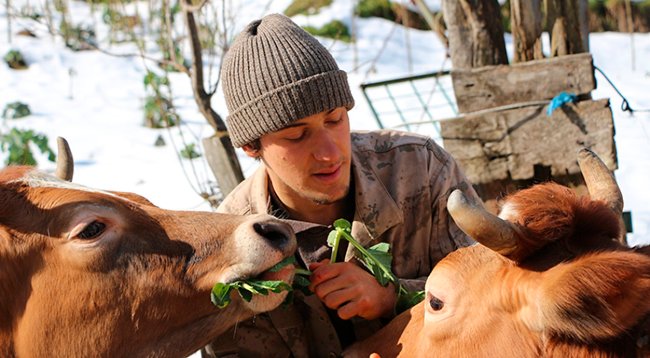Şehir Hayatından Sıkıldı, 10 Yaşında Köyde Yaşamaya Başladı