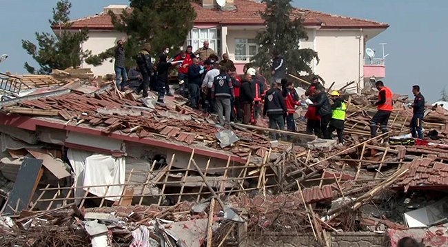 Malatya'da 5,6 Büyüklüğündeki Depremden Görüntüler