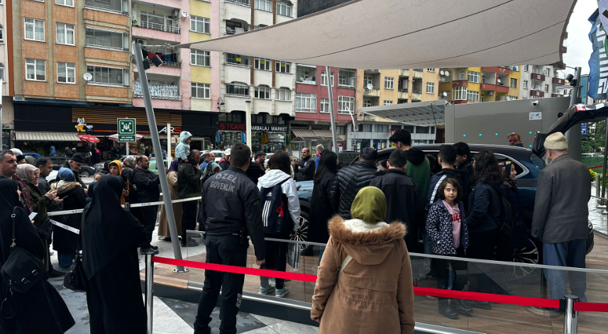 Rize’ye Gemlik Mavisi Togg geldi	