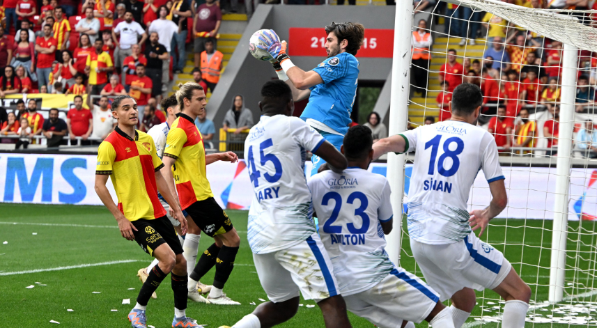 Atmaca, Süper Lig'i Son Haftaya Bıraktı: 3-3