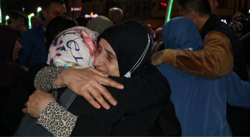 Hacı adayları sevinç gözyaşlarıyla uğurlandı