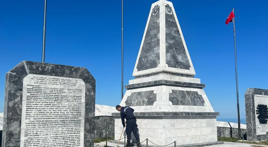 Rize'de şehit anıtının bakımı yapıldı