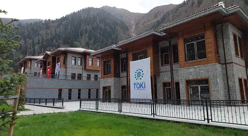 Ayder kentsel dönüşüm sonrası yöresel mimarisi ile kendini göstermeye başladı