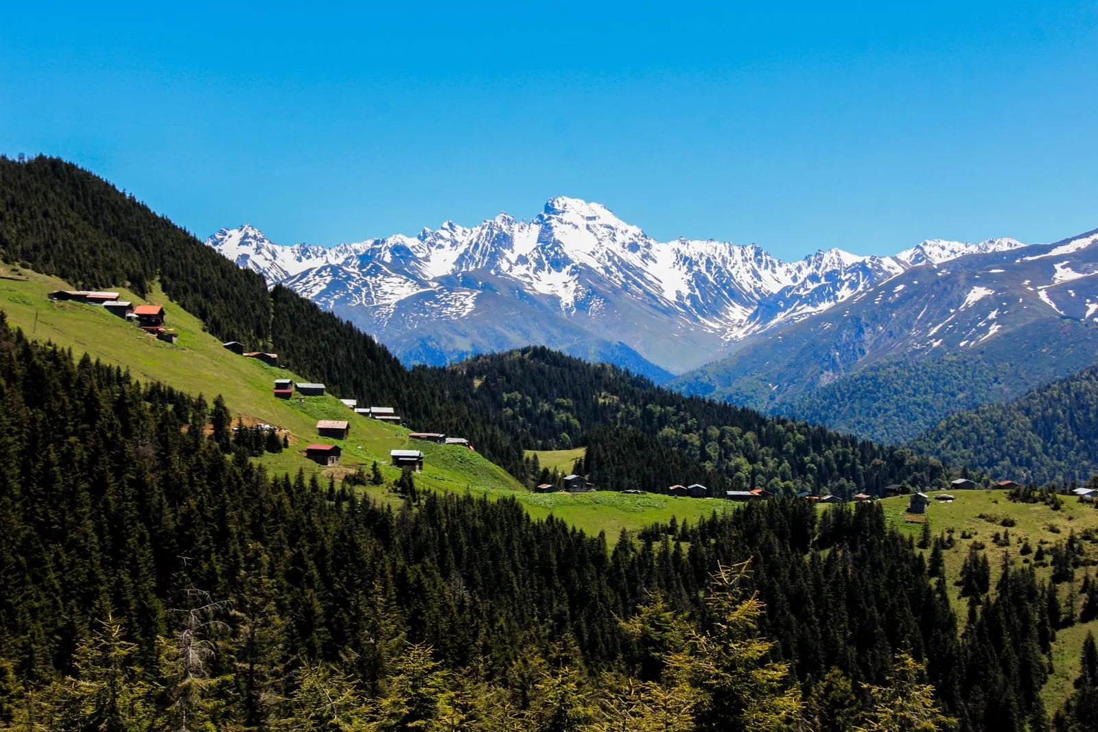 2- Gökyüzüyle toprağın buluşan rengi.