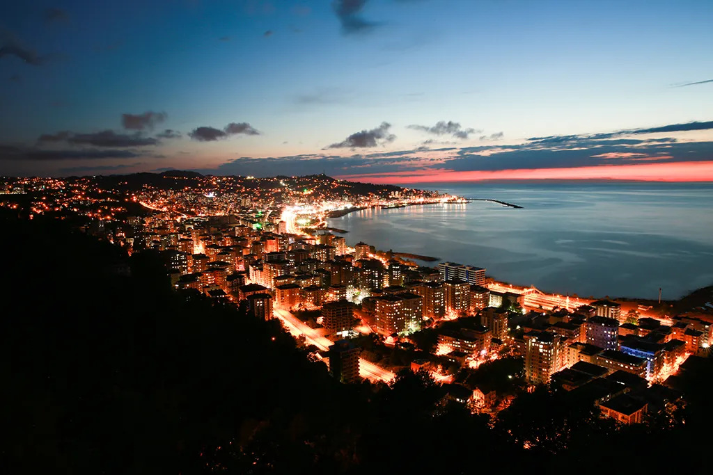 RİZE'NİN GÜNE RENKLİ VEDASI
