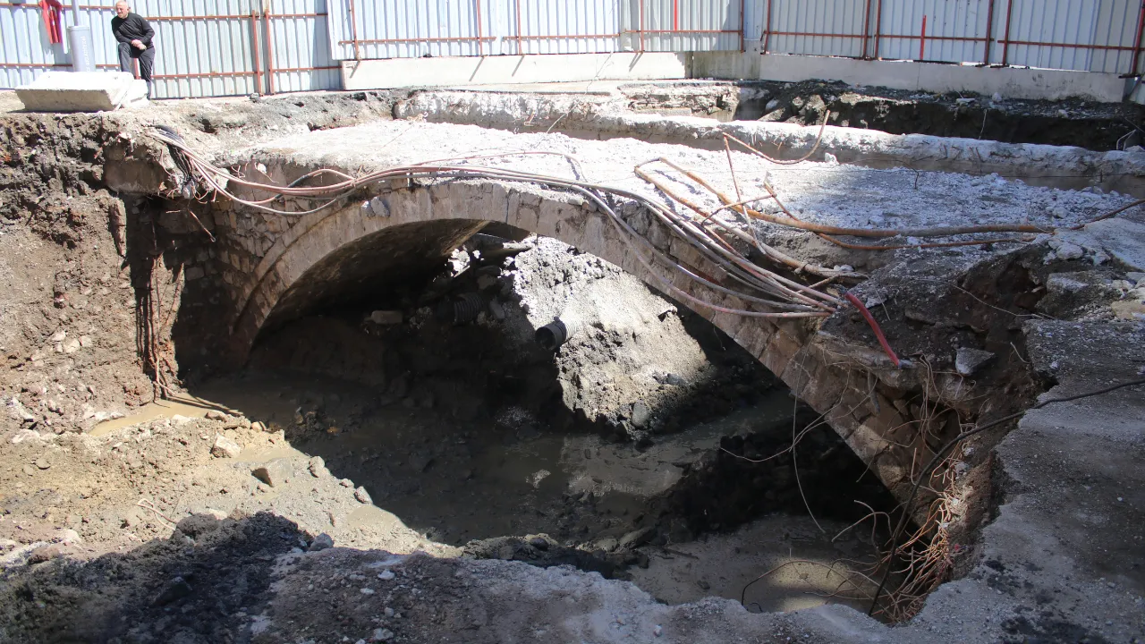 Rize’de Keşfedilen 200 Yıllık Köprüye Cam Koruma