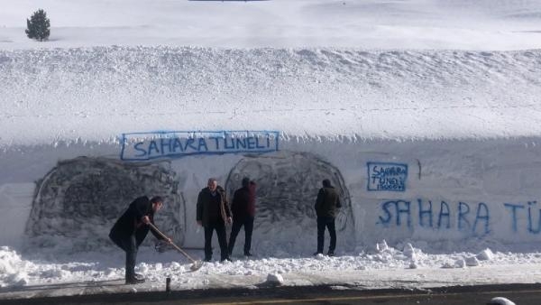 Artvin'de tünel isteyen şoförlerden ilginç yöntem