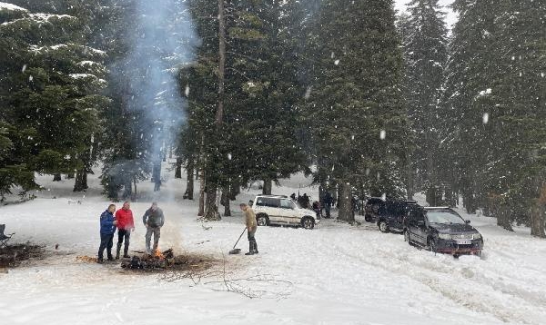 Yaylalarda karın keyfini çıkardılar