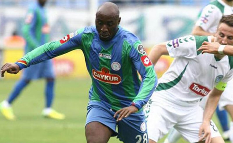 Lomana LuaLua - Forvet (22 Maç, 5 Gol, 6 Asist)