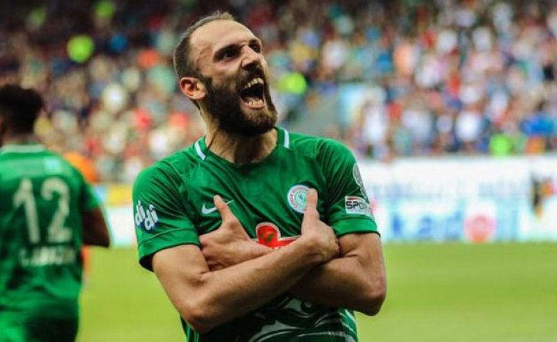 Vedat Muriç - Forvet (52 Maç, 25 Gol, 11 Asist)