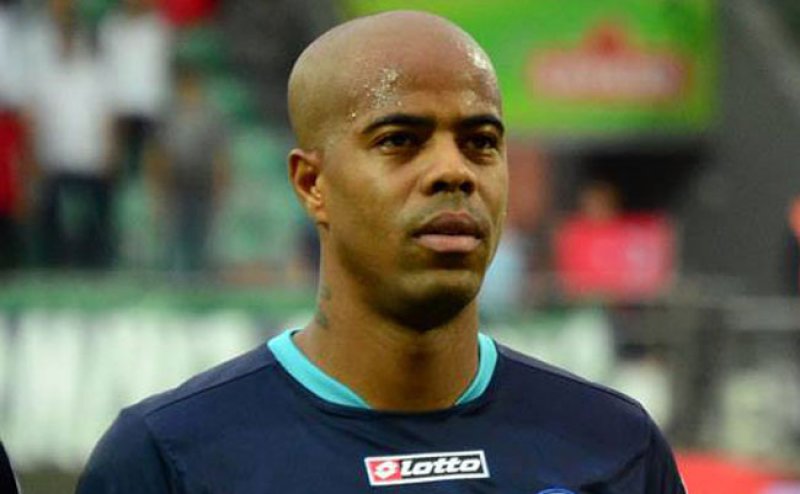 Ludovic Sylvestre - Orta Saha (104 Maç, 6 Gol, 6 Asist)