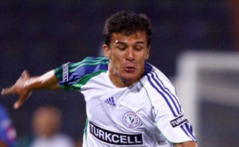 Gustavo Victoria - Savunma (101 Maç, 3 Gol, 3 Asist)