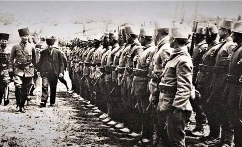 Büyük Taarruz, Kurtuluş Savaşı sırasında Türk ordusunun işgalci güçlere son ve kesin darbeyi vurmasını sağlamak ve Anadolu'dan atmak için düşünülüp planlanan gizli bir harekât idi.