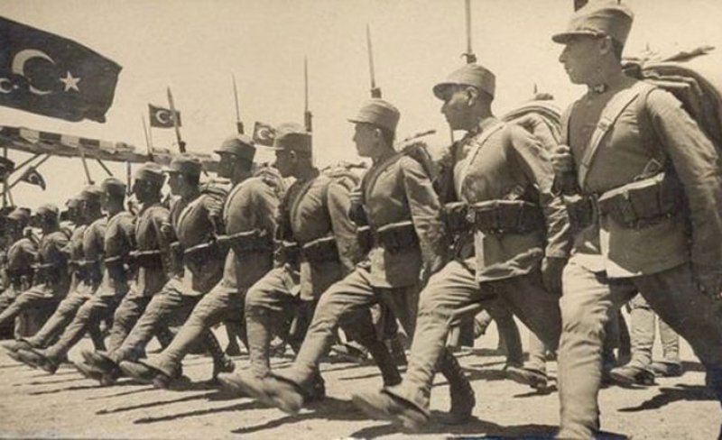 26 Ağustos gecesi 5. Süvari Kolordusu, Ahır Dağları üzerindeki Yunanların gece savunmadığı Ballıkaya mevkiinden sızma yaparak Yunan hatlarının gerisine intikale başladı. İntikal bütün gece sabaha kadar sürdü.