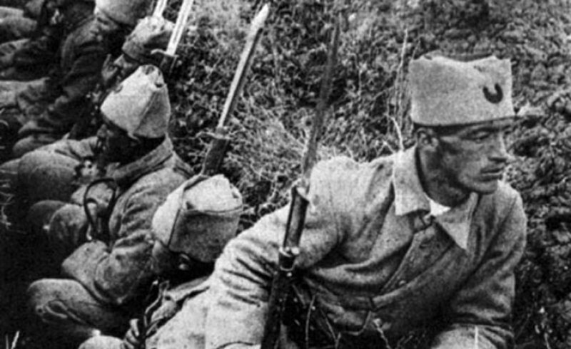 27 Ağustos Pazar sabahı gün ağarırken Türk ordusu bütün cephelerde yeniden taarruza geçti. Bu taarruzlar çoğunlukla süngü hücumlarıyla ve insanüstü çabalarla gerçekleştirildi. Aynı gün Türk birlikleri Afyonkarahisar'ı geri aldı. Başkomutanlık Karargâhı ile Batı Cephesi Komutanlığı Karargâhı Afyonkarahisar'a taşındı.