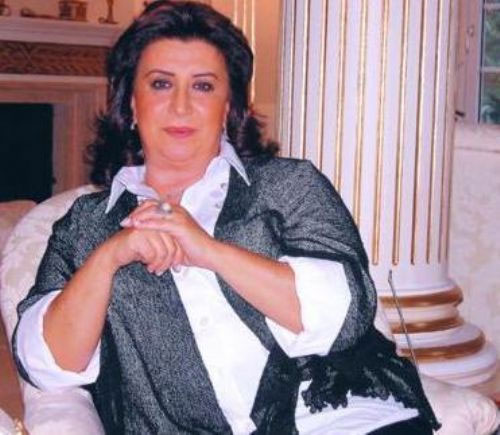 İlk filminde oynamal için Mine Film şirketinin kapısını çalan Perran Kutman'ı gören Kadir İnanır yapımcıya ''bu kızdan oyuncu olmaz'' dedi ve Perran ağlayarak evine döndü.