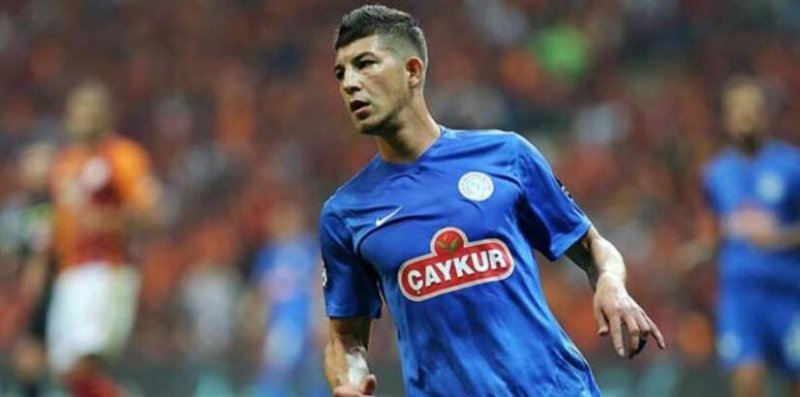 DHURGHAM ISMAIL - Ali Adnan'ın ardından Çaykur Rizespor, onun gibi Iraklı ve solbek mevkisinde oynayan Dhurgham Ismail'i transfer etti. O da vatandaşı gibi Çaykur Rizespor'da 53 numarayı sırtına geçirdi.
