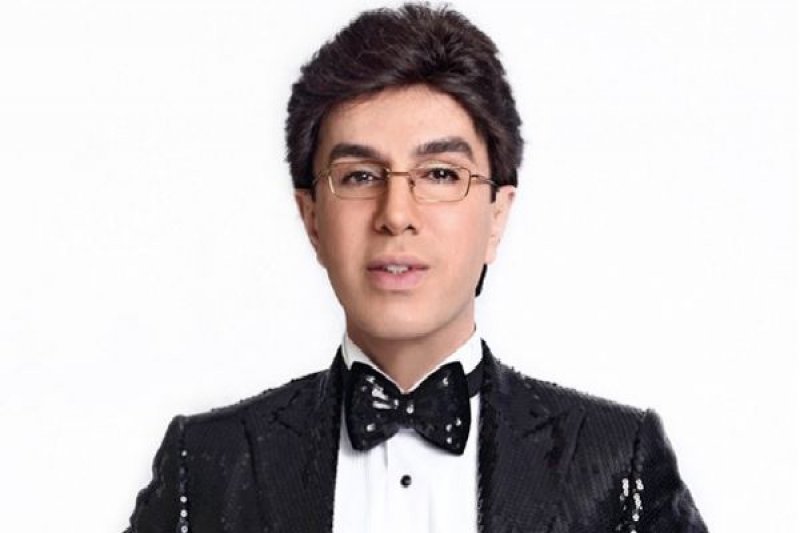 YILMAZ MORGÜL - Ailenin 6. çocuğu olarak İstanbul'da doğan Yılmaz Morgül’ün babaannesi ud çalıp söyler babası ise usta bir tulum müzisyeni idi bu nedenlede müzik ile içiçe bir yaşam sürdüren sanatçı aslen Rize‘lidir.