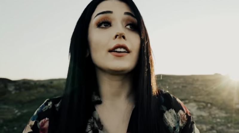 HAZAL BABALIK - Katıldığı yarışma programı ile tanınan Hazal Babalık Rizeli ünlüler arasında yer alıyor.