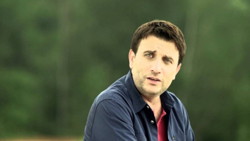 EROL ŞAHİN - Karadenizli şarkıcı Erol Şahin Rize Çayelilidir.