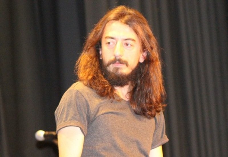 KORHAN ÖZYILDIZ - Marsis grubunun solisti Korhan Özyıldız, Rize'nin Fındıklı ilçesindendir.