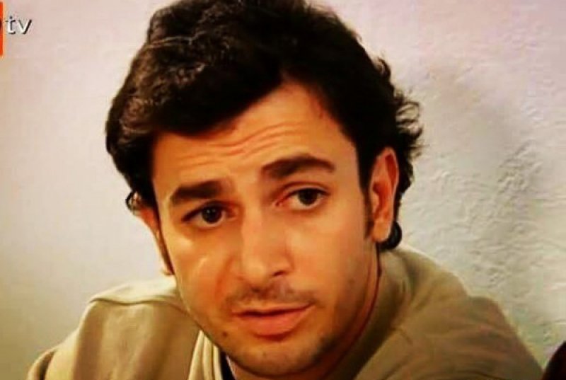 BURAK ALTAY - Balayka, Hayat Bağları, Babam ve Biz, Asmalı Konak, Havada Bulut, Kampüsistan, Okul, Yolculuk, Şöhret, Barda, Acemi Müezzin, Aşağı Yukarı Yemişlililer, Limon Ağacı, Sırat, Türkan, Benim Hala Umudum Var, Çekmeceler ve Dünyanın En Güzel Kokusu isimli sinema ve dizilerde rol alan oyuncu Rizelidir.