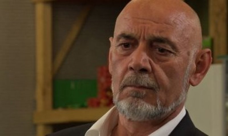 KENAN BAL - Birçok dizi ve film projesinde rol alan deneyimli oyuncu aslen Rize Pazar'lıdır.