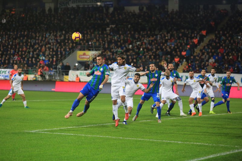 İki takımın karşı karşıya geldiği 37 maçta Çaykur Rizespor 11, MKE Ankaragücü 14 galibiyet aldı, 12 maç berabere sona erdi.