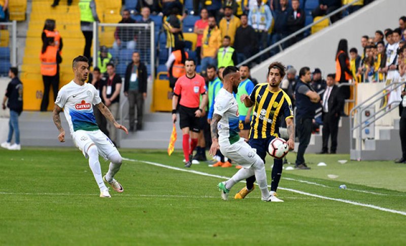Süper Lig'de bugüne kadar 24 kez karşılaşan iki takımın maçlarında Çaykur Rizespor 7, MKE Ankaragücü 10 kez sahadan 3 puanla ayrıldı, 7 maç berabere sona erdi.
