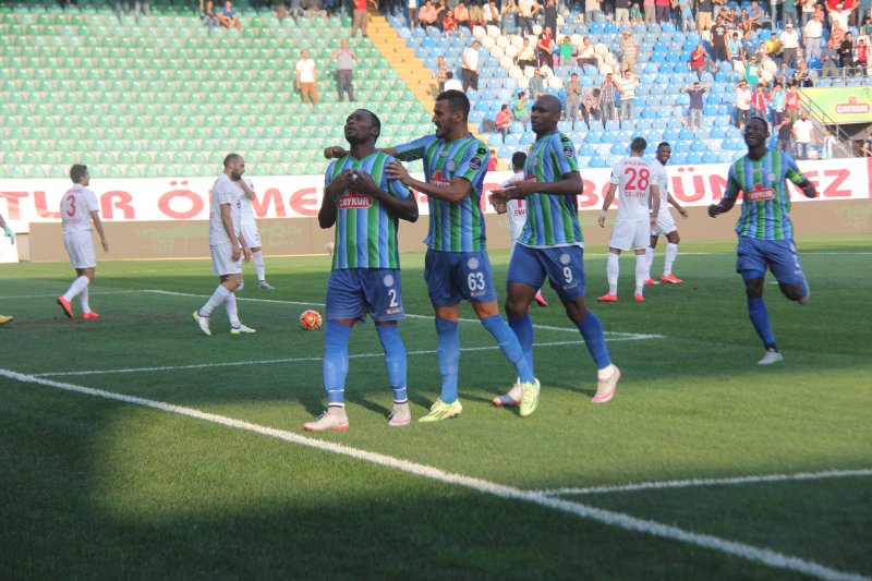 İki takım arasında Süper Lig'de oynanan müsabakalarda Çaykur Rizespor, Antalyaspor ağlarını 21 kez havalandırdı, yine kalesinde de 21 gol gördü.