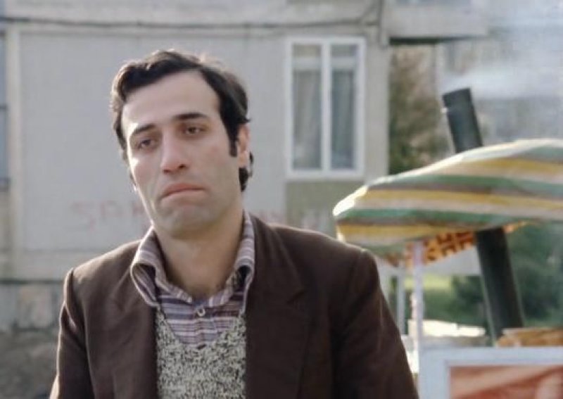 ZÜHTÜ KARIŞAN / MERAKLI KÖFTECİ