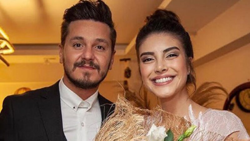 Oyuncu Deniz Baysal ile Kolpa grubunun solisti Barış Yurtçu 3 yıllık beraberliğin ardından dünya evine girdi.