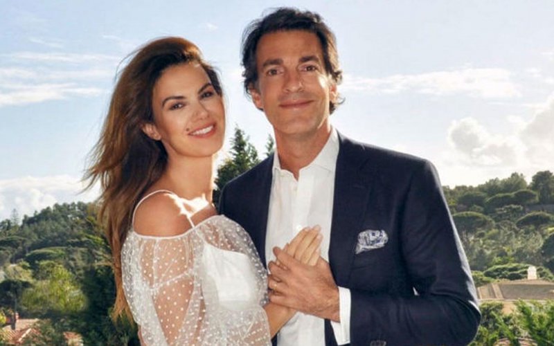 Ünlü modacı ve televizyon sunucusu Tülin Şahin, 9 aydır birlikte olduğu Portekizli yatırım bankacısı Pedro de Noronha ile nisan ayında Portekiz’de dünyaevine girdi. Çiftin Kasım ayında Siena Leyla isminde bir kızı oldu.