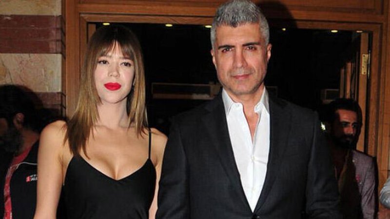 Özcan Deniz, 7 buçuk aylık hamile sevgilisi Feyza Aktan'la sade bir törenle evlenmişti. 15 ay evli kaldıktan sonra Özcan Deniz, haziran ayında boşanma davası açıp çocukları Kuzey'in velayetini istedi.