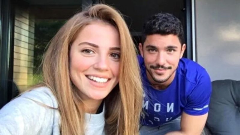 2013'te 'Ulan İstanbul' dizisinin setinde başlayan aşklarını 2016 yılında nikâh masasına taşıyan Ezgi Eyüboğlu ve Kaan Yıldırım çifti Haziran ayında ortak bir açıklamayla boşandıklarını duyurdu.