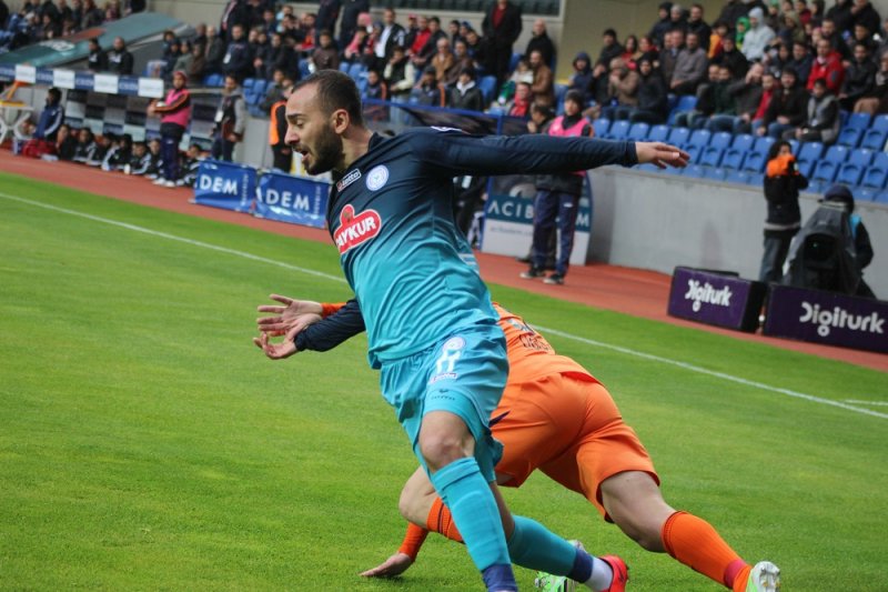 Rize'de oynanan 5 lig maçında iki takımda 2'şer kez sahadan galibiyetle ayrılmayı başardı.