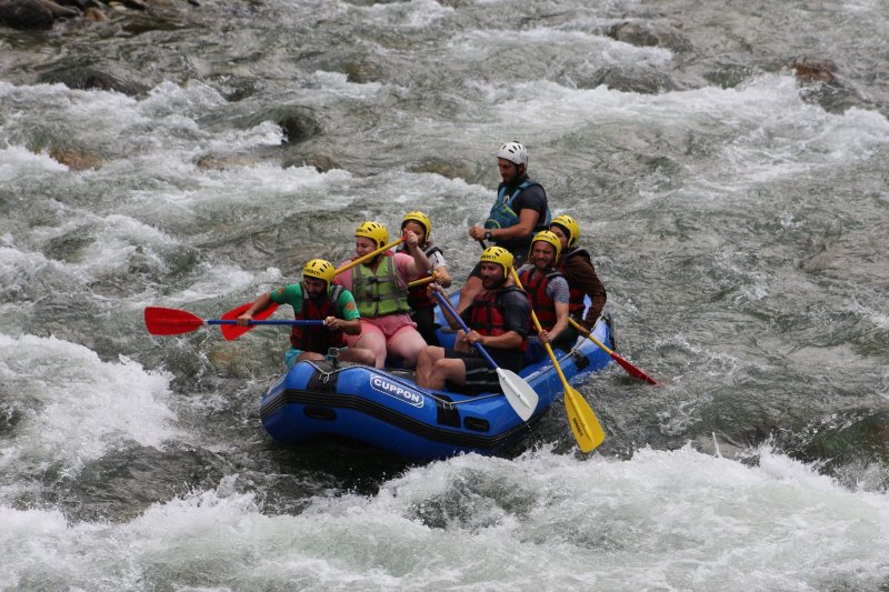 Akarsu sporlarını arasında önemli bir yere sahip olan raftingin meraklıları Rize'de buluşuyor.