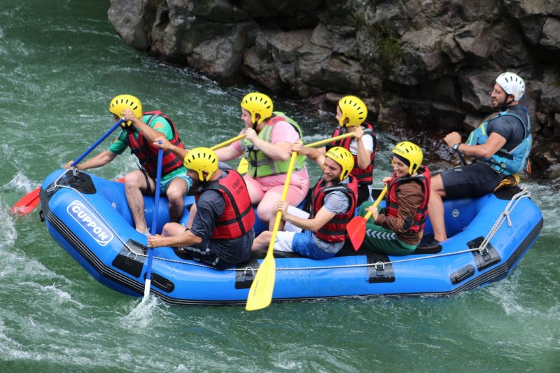 Akarsulardaki rapid ve çağlayan gibi engeller, zorluk derecelerine göre uluslararası standartlarda sınıflandırılır.