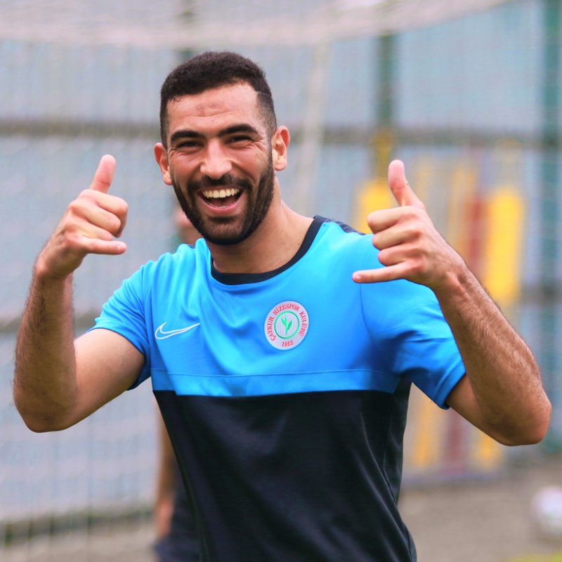 YASSINE MERIAH - Mevki: Defans I Yaş: 27 I Uyruğu: Tunus I Önceki Takımı: Olympiakos FC I Sözleşme: Kiralık (1 Yıl)