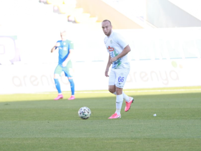 DOĞAN ERDOĞAN - Mevki: Orta Saha I Yaş: 24 I Uyruğu: Türkiye I Önceki Takımı: Trabzonspor I Sözleşme: 3 Yıl