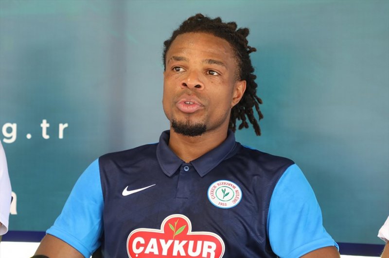 LOIC REMY - Mevki: Forvet I Yaş: 33 I Uyruğu: Fransa I Önceki Takımı: Lille OSC I Sözleşme: 2 Yıl