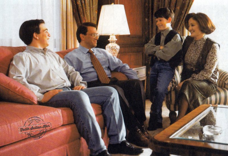 Mesut Yılmaz, eşi Berna Yılmaz ve oğulları Yavuz ve Hasan Yılmaz ile beraber.