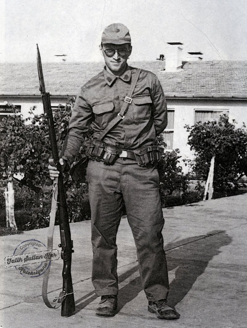 Çanakkale’de yedek subay öğrencisi Ahmet Mesut Yılmaz. (Çanakkale 1975)