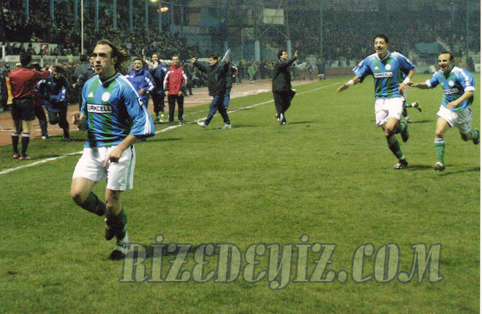 Şener Aşkaroğlu gol sevinci